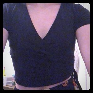 Black v lined tie top